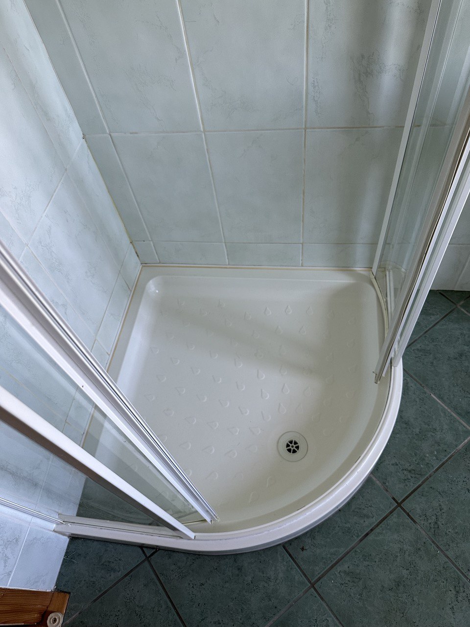 Bathroom general cleaning