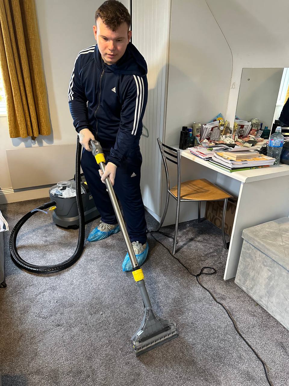 Bedroom or Halls&Stairs General cleaning ( dust , services , windows cleaning, moping, vacuuming, upholstery not included )