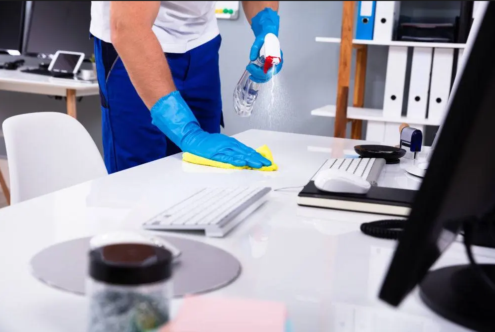 1 Hour Office Cleaning. Minimum 3 hours. (23%VAT included)